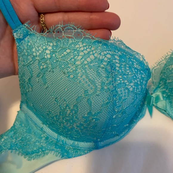 Victoria Secret Very Sexy Push Up Bra - Picture 3 of 7